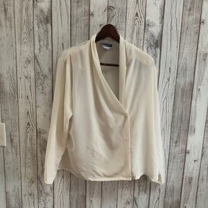 Pendleton cream blouse size 16 petite